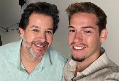 Murilo Benício compartilha fotos raras ao lado do filho