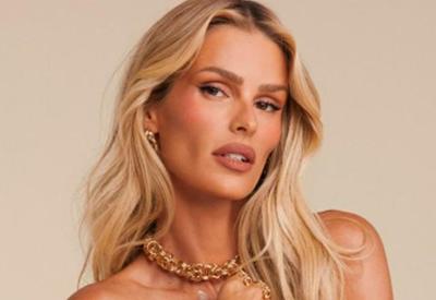 Yasmin Brunet celebra 37 anos em Miami e renova bronzeado de biquíni