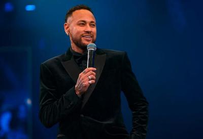 Em leilão, Neymar faz pedido divertido ao Fofocalizando: "Beijo"