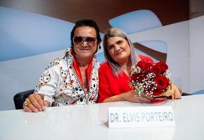 Elvis Porteiro simula acidente e pede namorada em casamento no Roda Solta