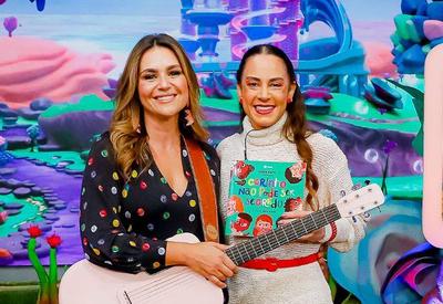 Silvia Abravanel recebe a artista Elisa Gatti no Sábado Animado