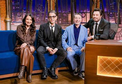 Cássio Scapin, Flávia Garrafa e Taumaturgo Ferreira celebram sucesso da peça "Caixa 2" no "The Noite"