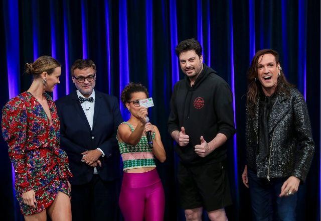 Danilo Gentili participa da abordagem do "Esquadrão da Moda" neste sábado