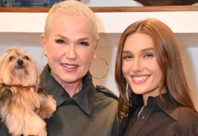 Xuxa Meneghel  e Sasha Meneghel em foto