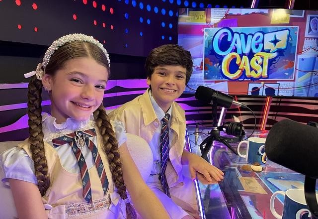 Juju Penido, Gui Tavares, Nicholas Torres e Laura Castro no CaveCast