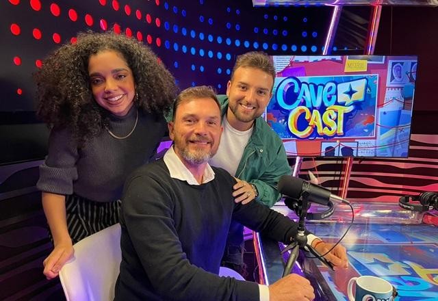 Laura Castro, Nicholas Torres e Rica Mantoanelli no CaveCast.