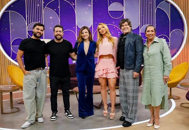 Lucas Guedez, Mauricio Meirelles, Giulia Be, Virginia, Paulo Ricardo e Margareth Serrão posam juntos para foto.